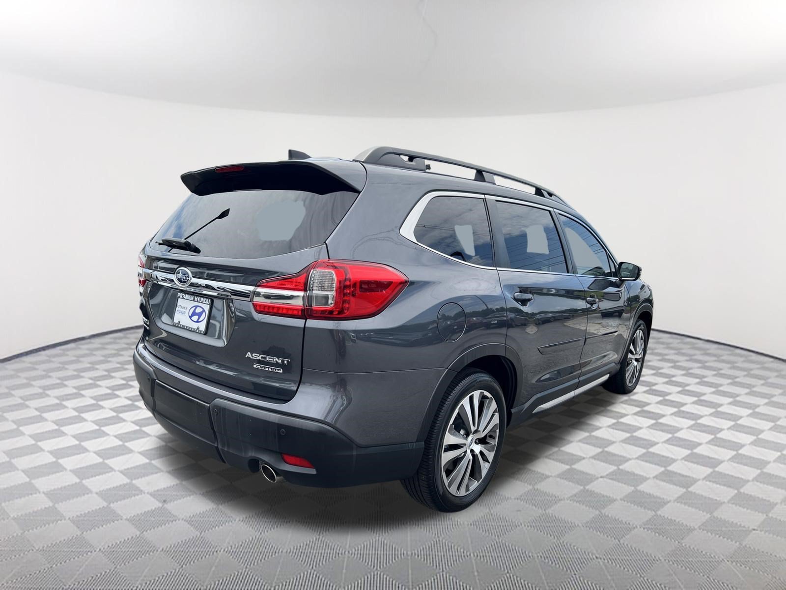 Used 2022 Subaru Ascent Limited w/ Technology Package AWD/4WD image 5