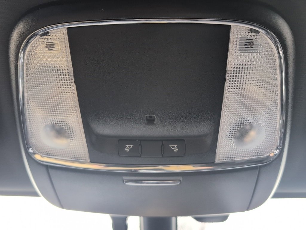 Used 2020 Jeep Grand Cherokee Laredo w/ 18" Wheel & 8.4" Radio Group image 43