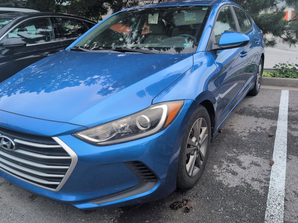 Used 2017 Hyundai Elantra SE FWD image 1