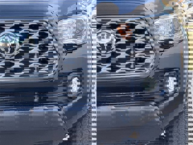 Used 2023 Toyota Tacoma TRD Sport image 8