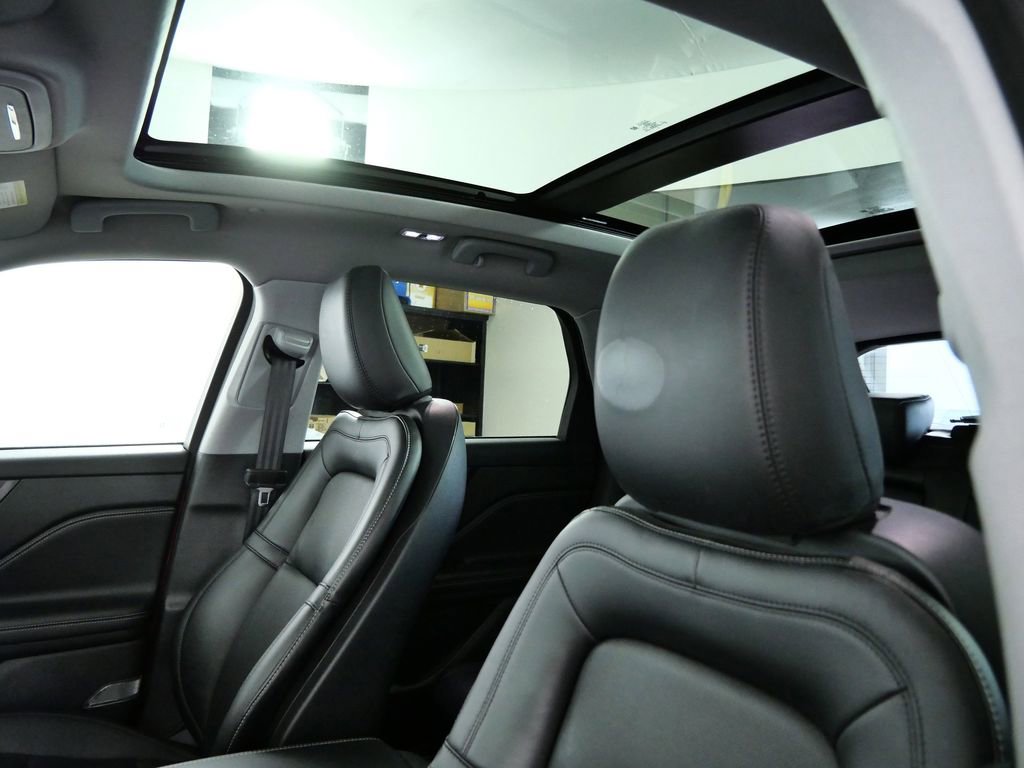 Used 2022 Lincoln Corsair Reserve w/ Elements Package image 17