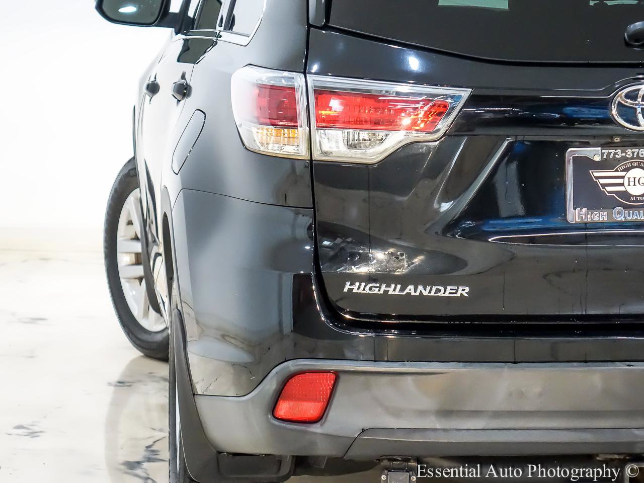 Used 2016 Toyota Highlander LE AWD/4WD image 8