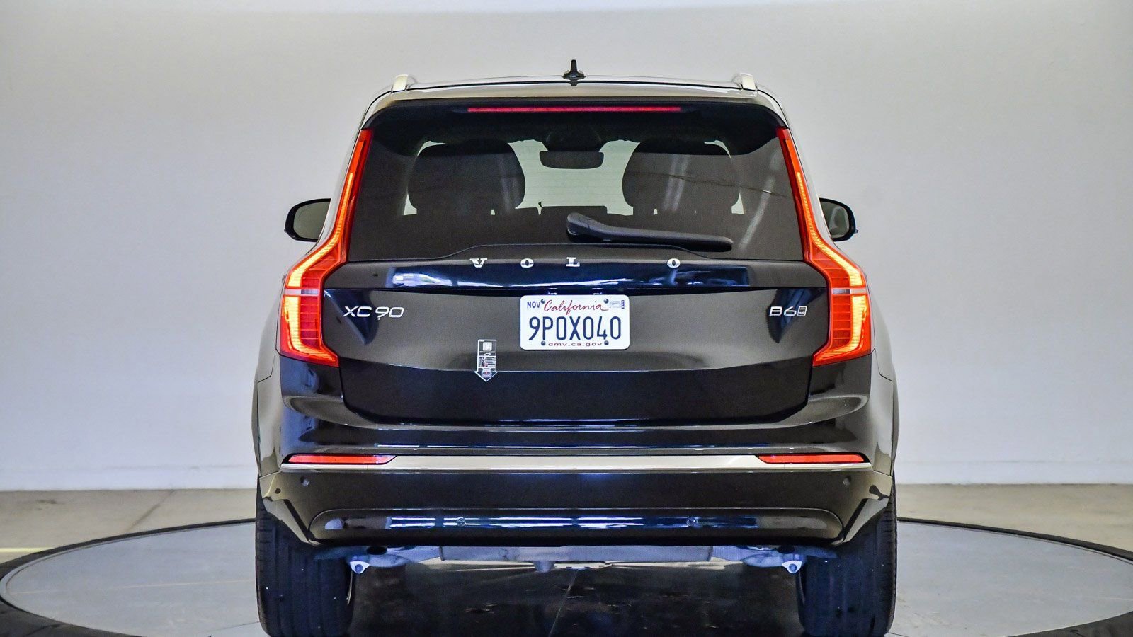 Used 2025 Volvo XC90 B6 Plus image 3