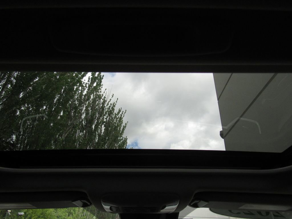 Used 2025 Toyota RAV4 XLE Premium w/ Weather Package AWD/4WD image 27