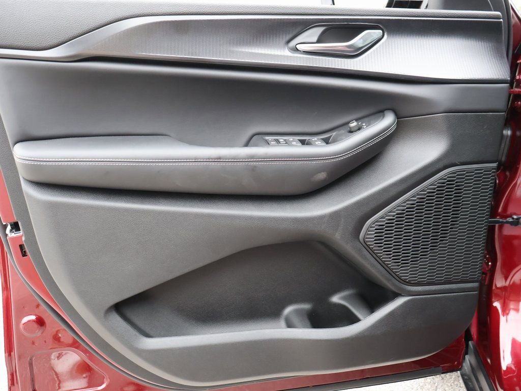 New 2025 Jeep Grand Cherokee L Altitude image 22