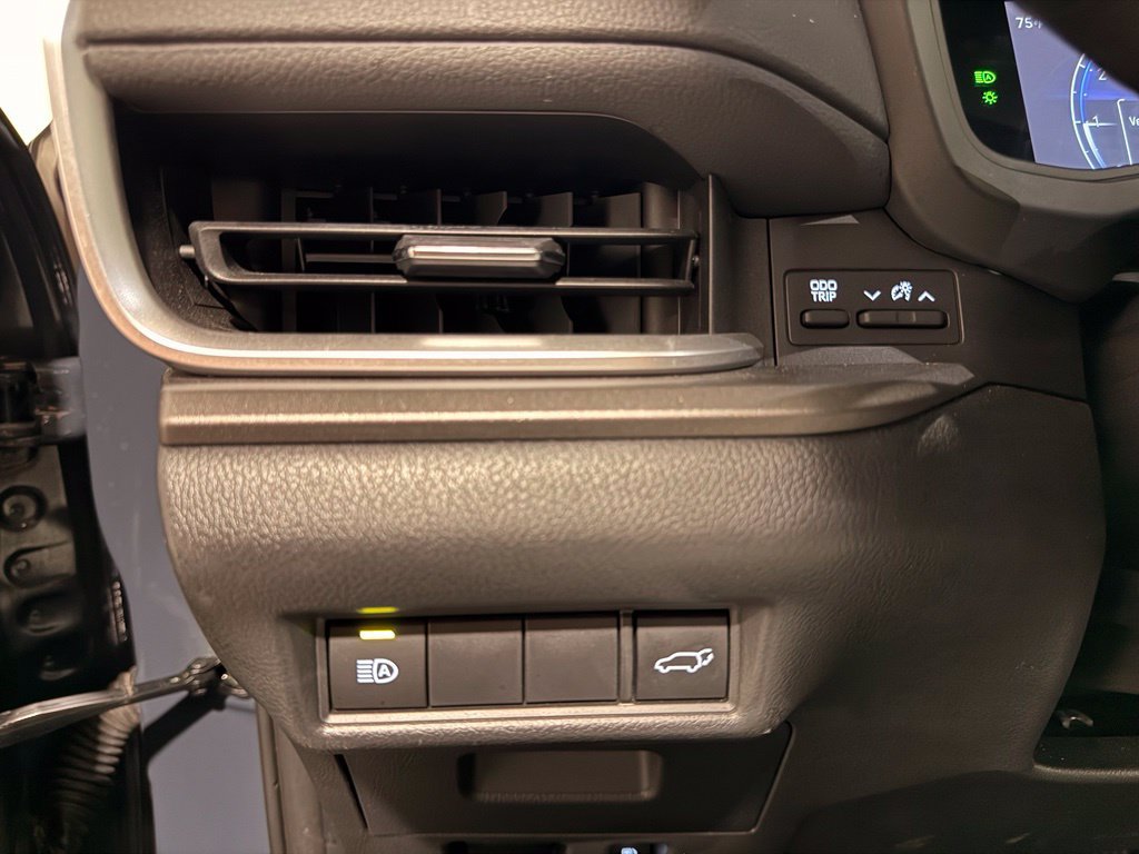 Used 2024 Toyota Grand Highlander AWD image 17