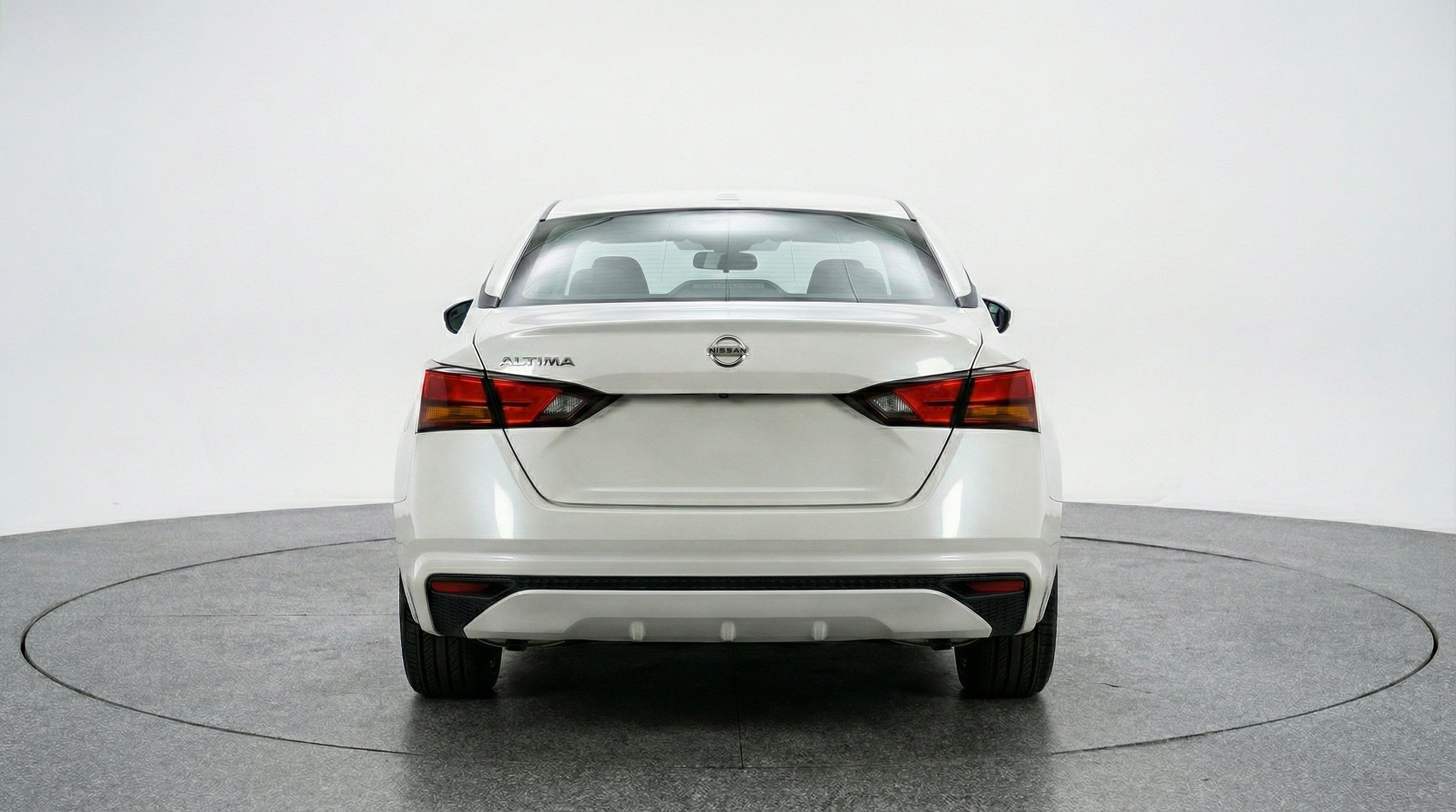 Used 2025 Nissan Altima 2.5 SV FWD image 7