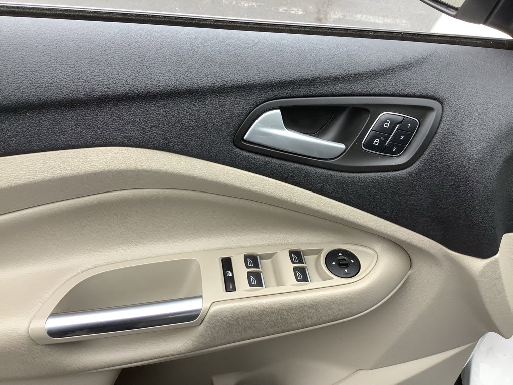 Used 2019 Ford Escape Titanium image 13