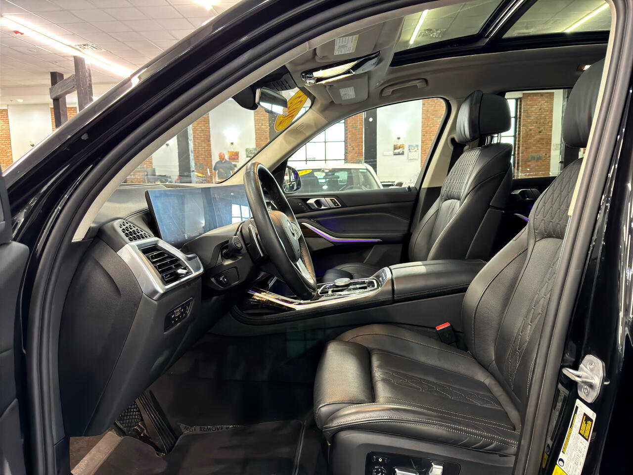 Used 2023 BMW X7 xDrive40i w/ Premium Package image 24