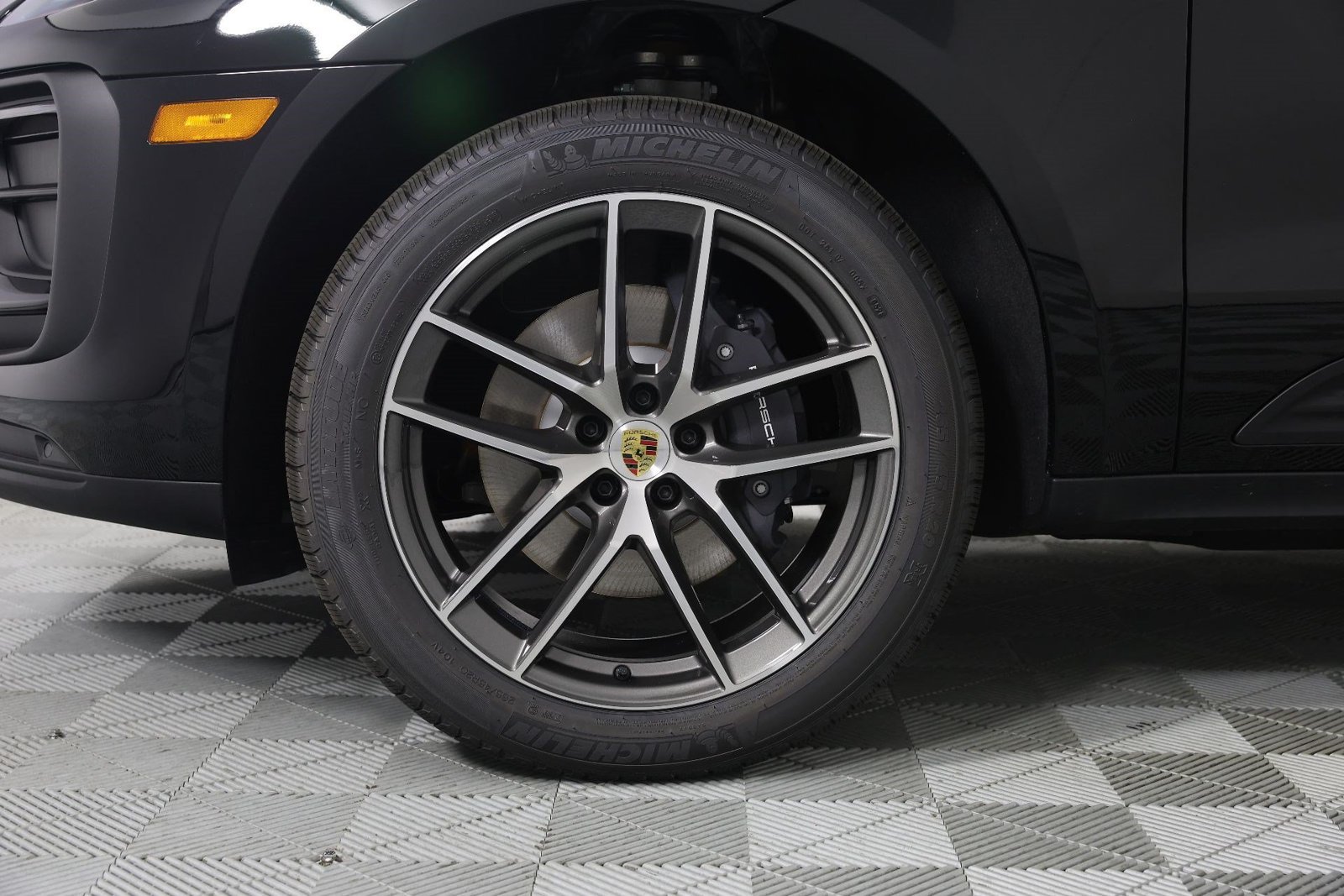 New 2026 Porsche Macan AWD/4WD image 17