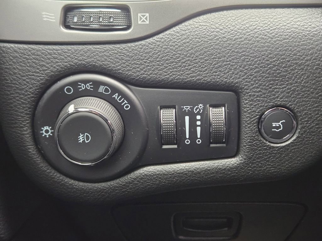 Used 2022 Jeep Cherokee Latitude Lux image 26