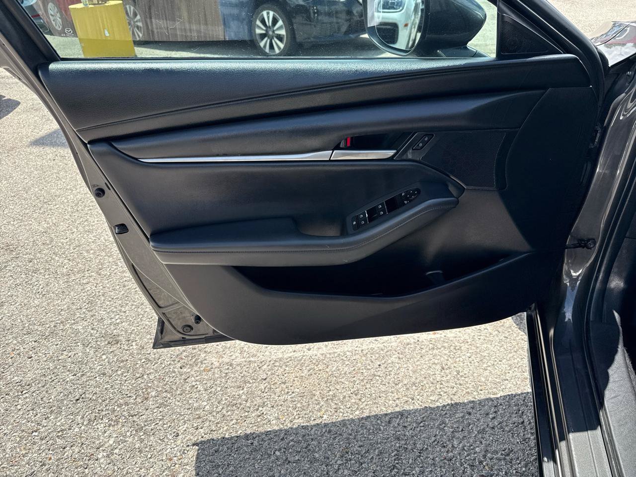 Used 2020 MAZDA MAZDA3 Sedan w/ Select Package FWD image 11