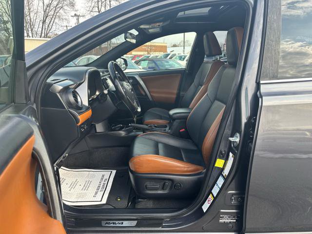 Used 2017 Toyota RAV4 SE AWD/4WD image 10
