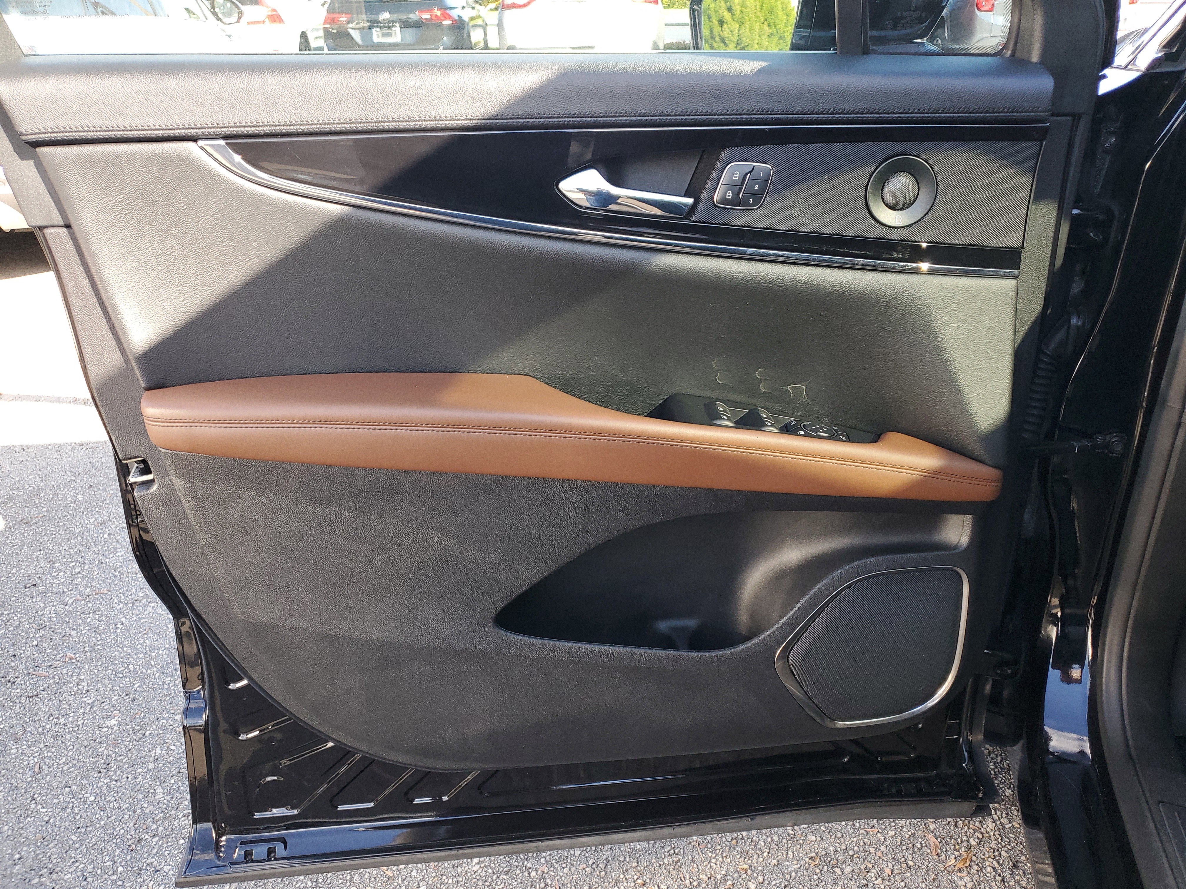 Certified 2022 Lincoln Nautilus Reserve w/ Equipment Group 201A image 14