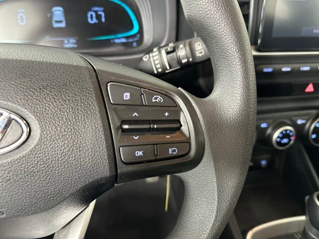 Used 2025 Hyundai Venue SE image 16