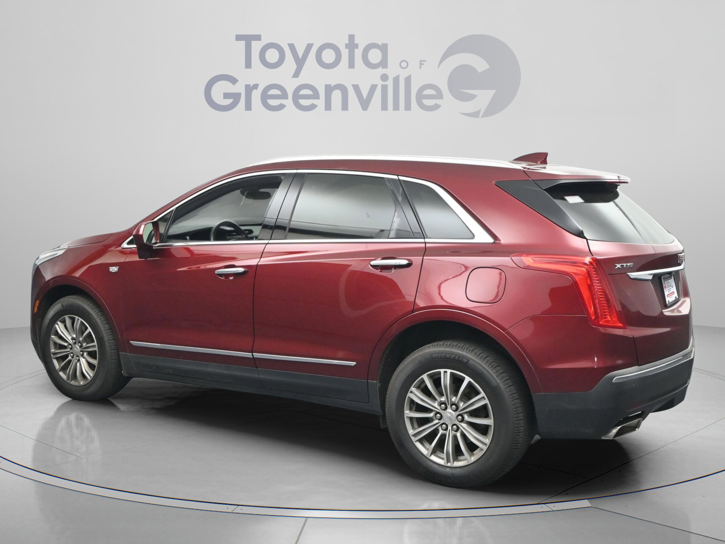 Used 2018 Cadillac XT5 Luxury w/ Driver Awareness Package FWD image 6