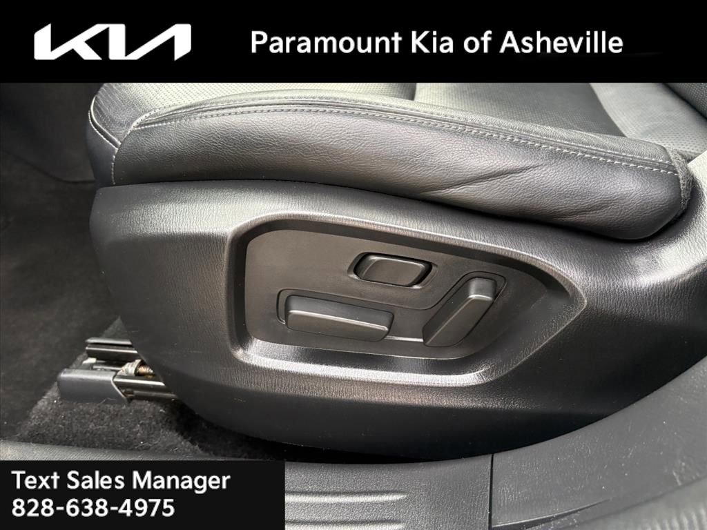 Used 2023 MAZDA CX-9 Touring image 17