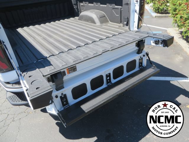 Used 2025 GMC Sierra 2500 AT4 AWD/4WD image 12
