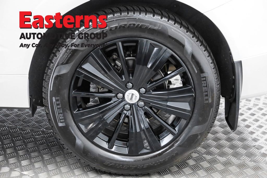 Used 2023 Volvo XC60 B5 Plus image 32