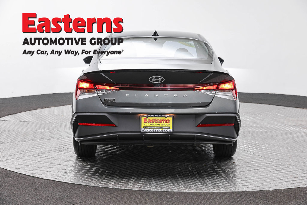 Used 2026 Hyundai Elantra Sport FWD image 7