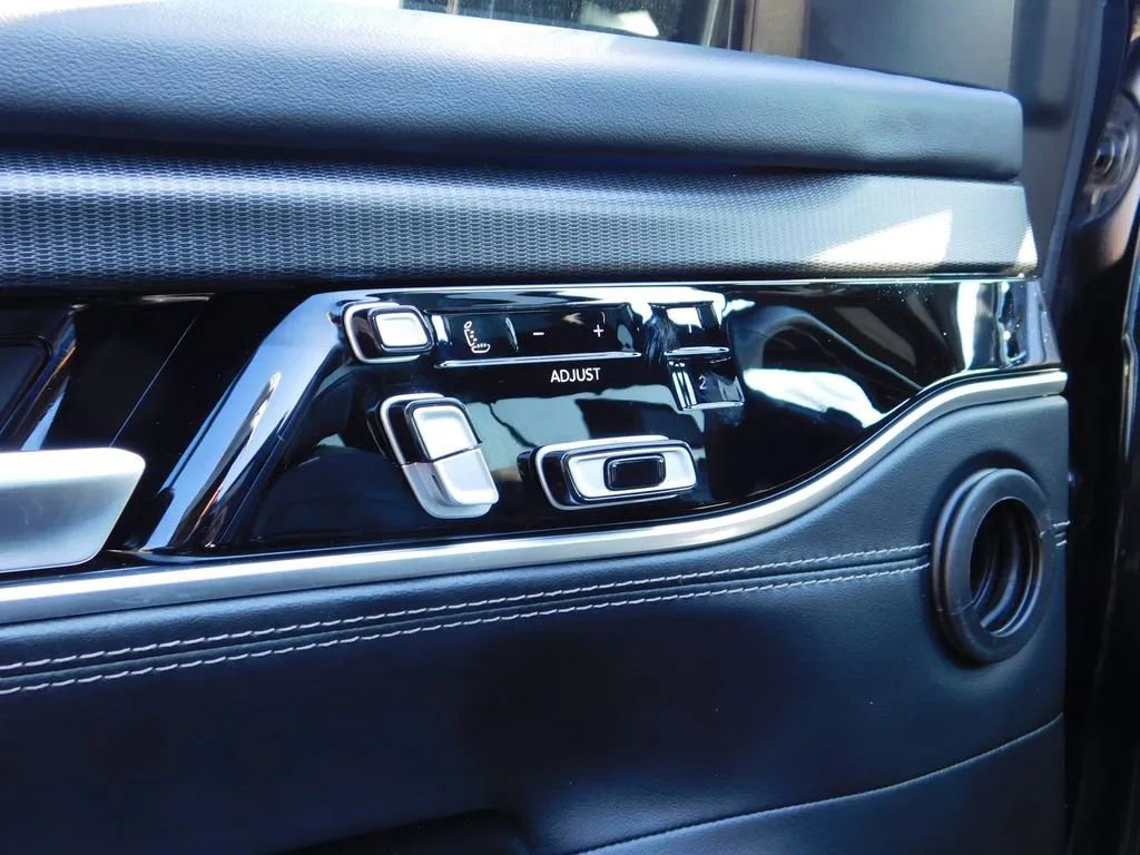 Used 2024 Jeep Grand Wagoneer L Series II w/ Quick Order Packagew 28T image 18