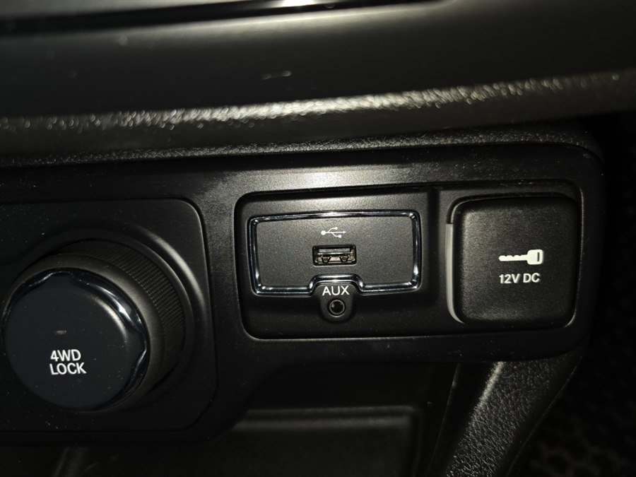 Used 2018 Jeep Renegade Sport w/ Power & Air Group AWD/4WD image 18