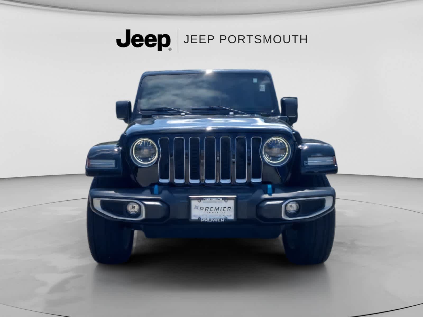 Used 2023 Jeep Wrangler Unlimited Sahara w/ Cold Weather Group AWD/4WD image 4
