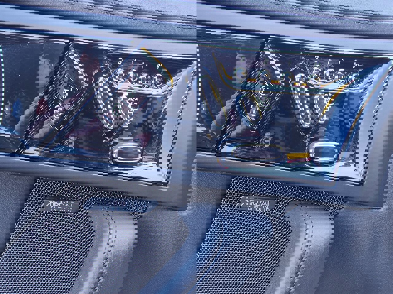 Used 2018 Jaguar F-TYPE R image 16