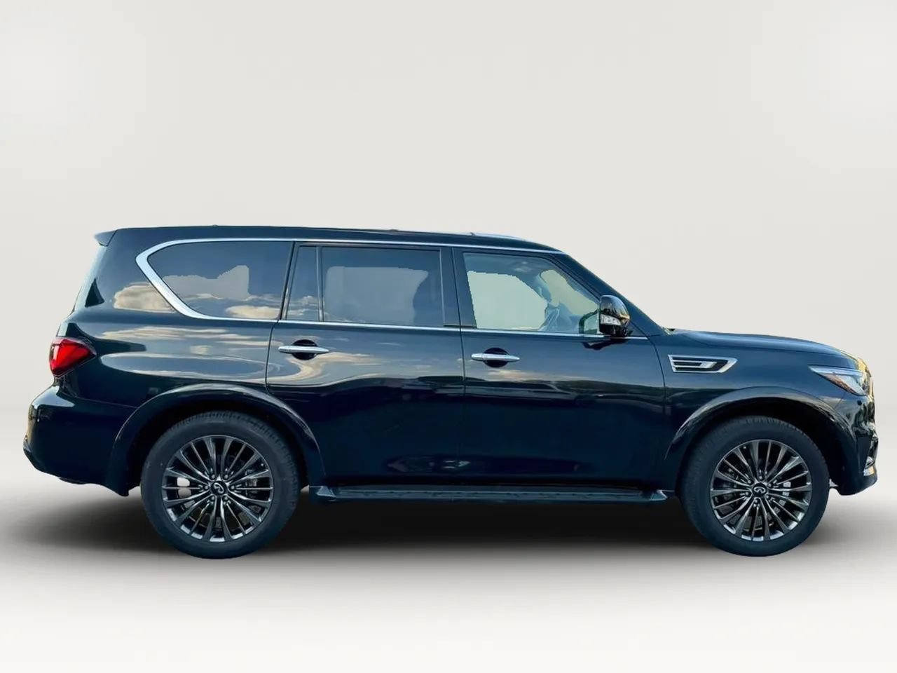 Used 2024 INFINITI QX80 Premium Select w/ Cargo Package AWD/4WD image 8