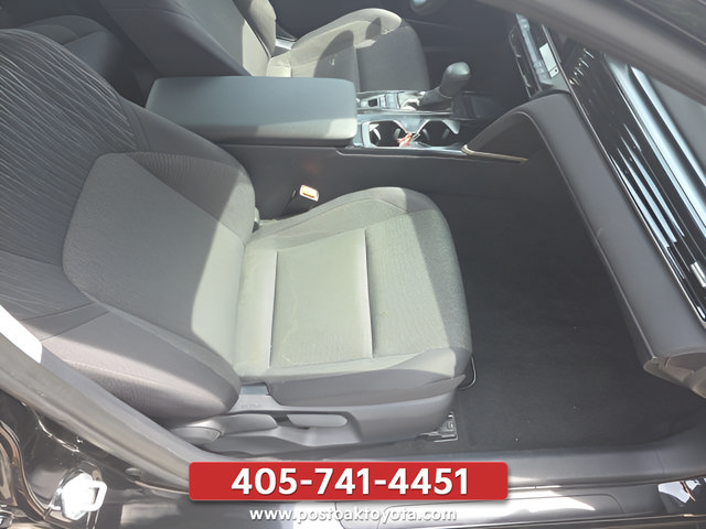 Used 2025 Toyota Camry LE FWD image 31