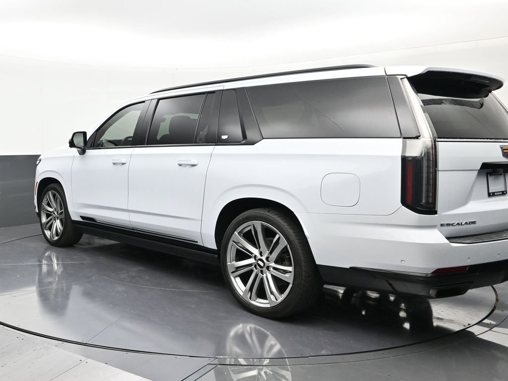 Certified 2026 Cadillac Escalade ESV Platinum Sport AWD/4WD image 3