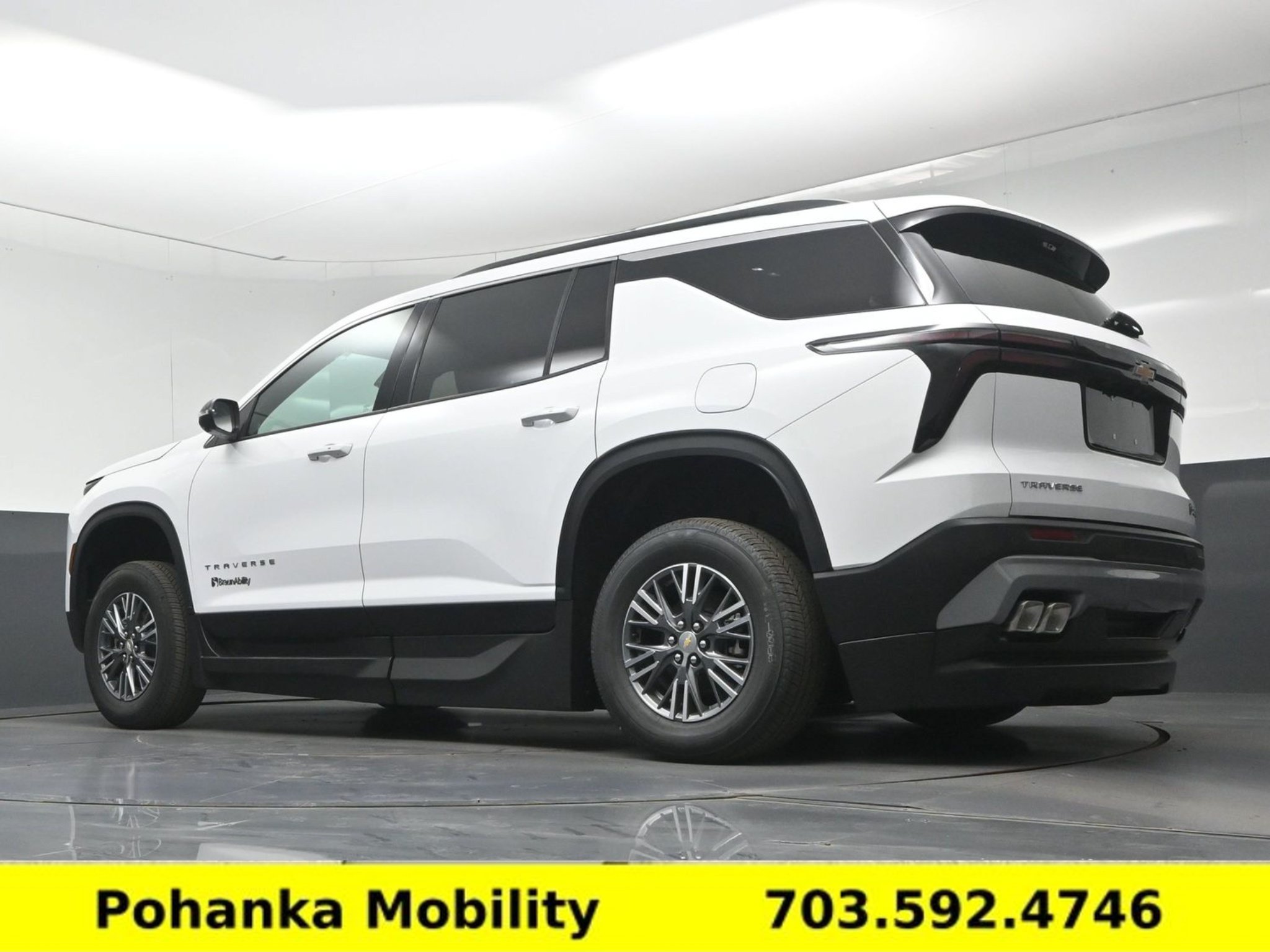 Used 2026 Chevrolet Traverse LT w/ Driver Confidence Package FWD image 20