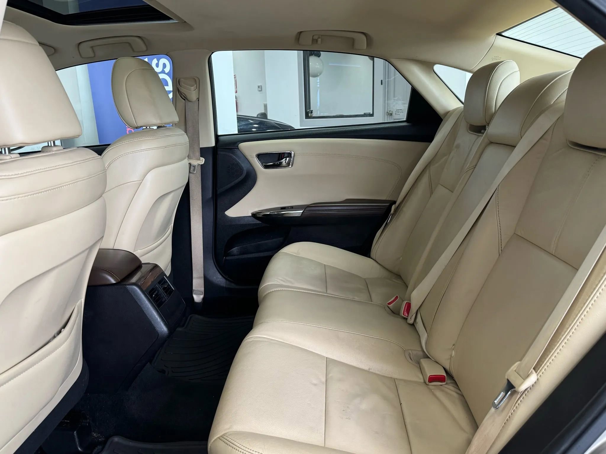 Used 2015 Toyota Avalon XLE image 28