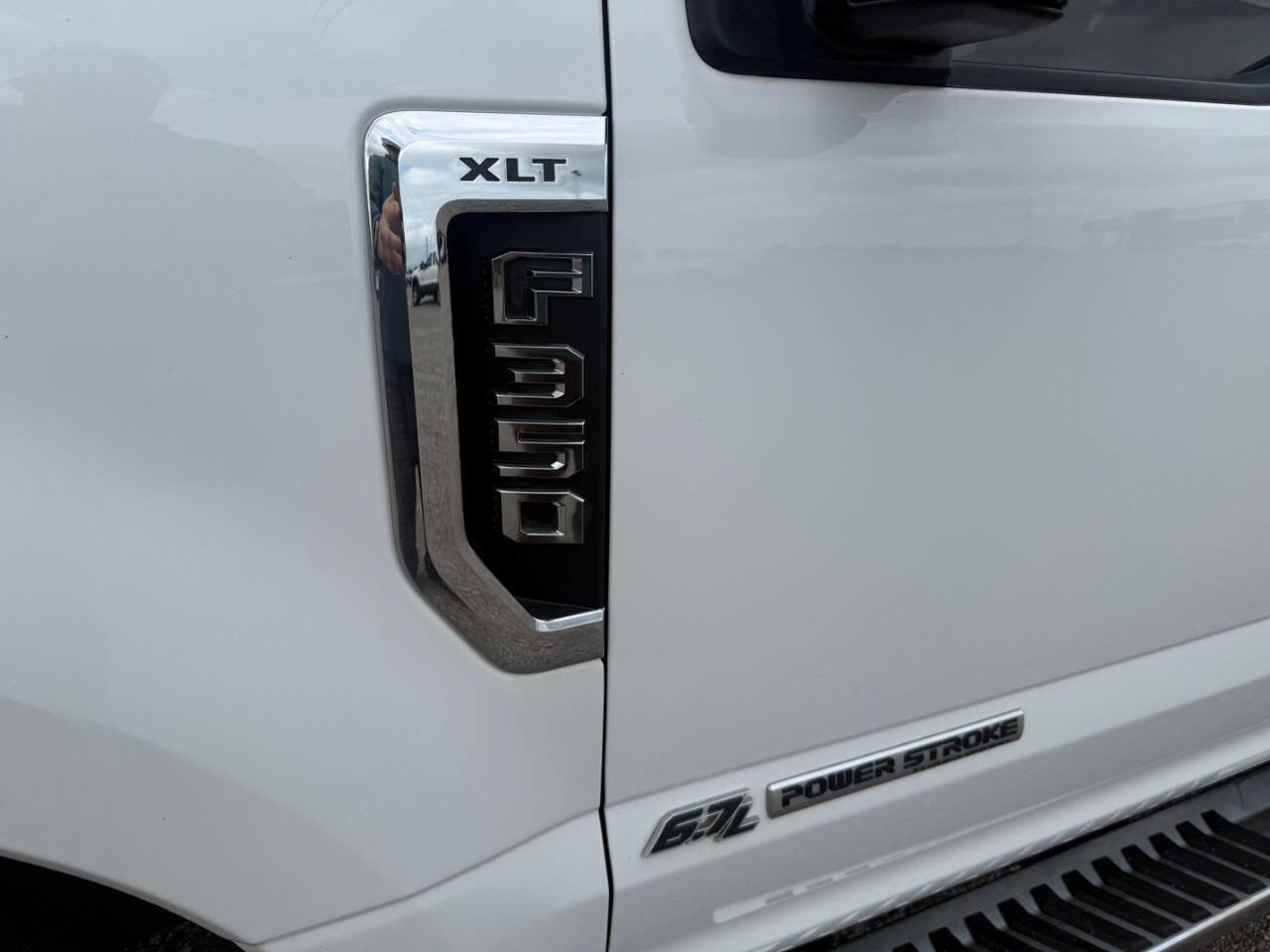 Used 2019 Ford F350 XLT w/ XLT Premium Package AWD/4WD image 15