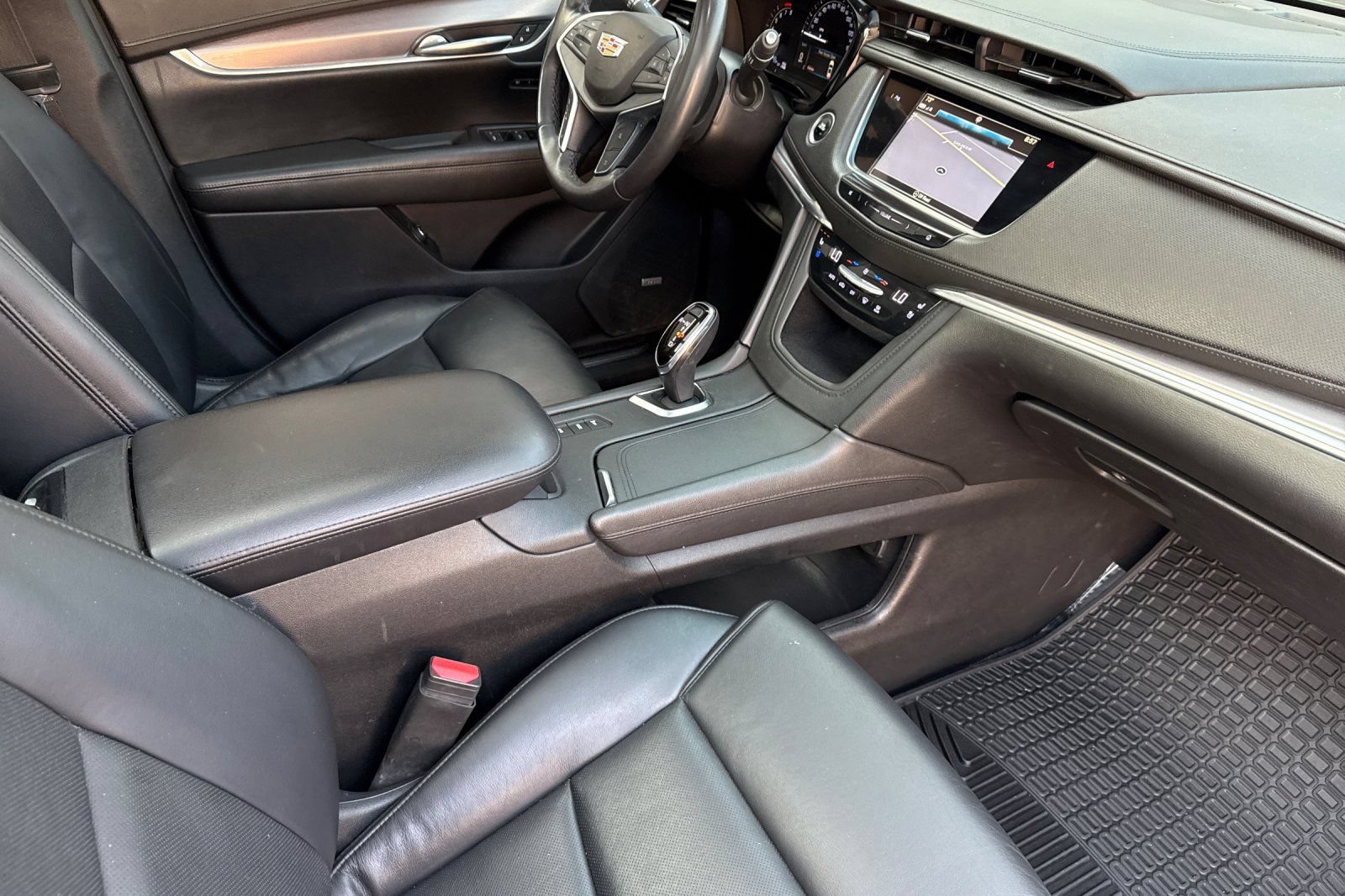 Used 2018 Cadillac XT5 Premium Luxury AWD/4WD image 16