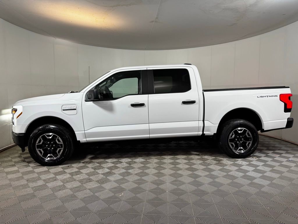 Used 2022 Ford F150 Lightning Pro image 3