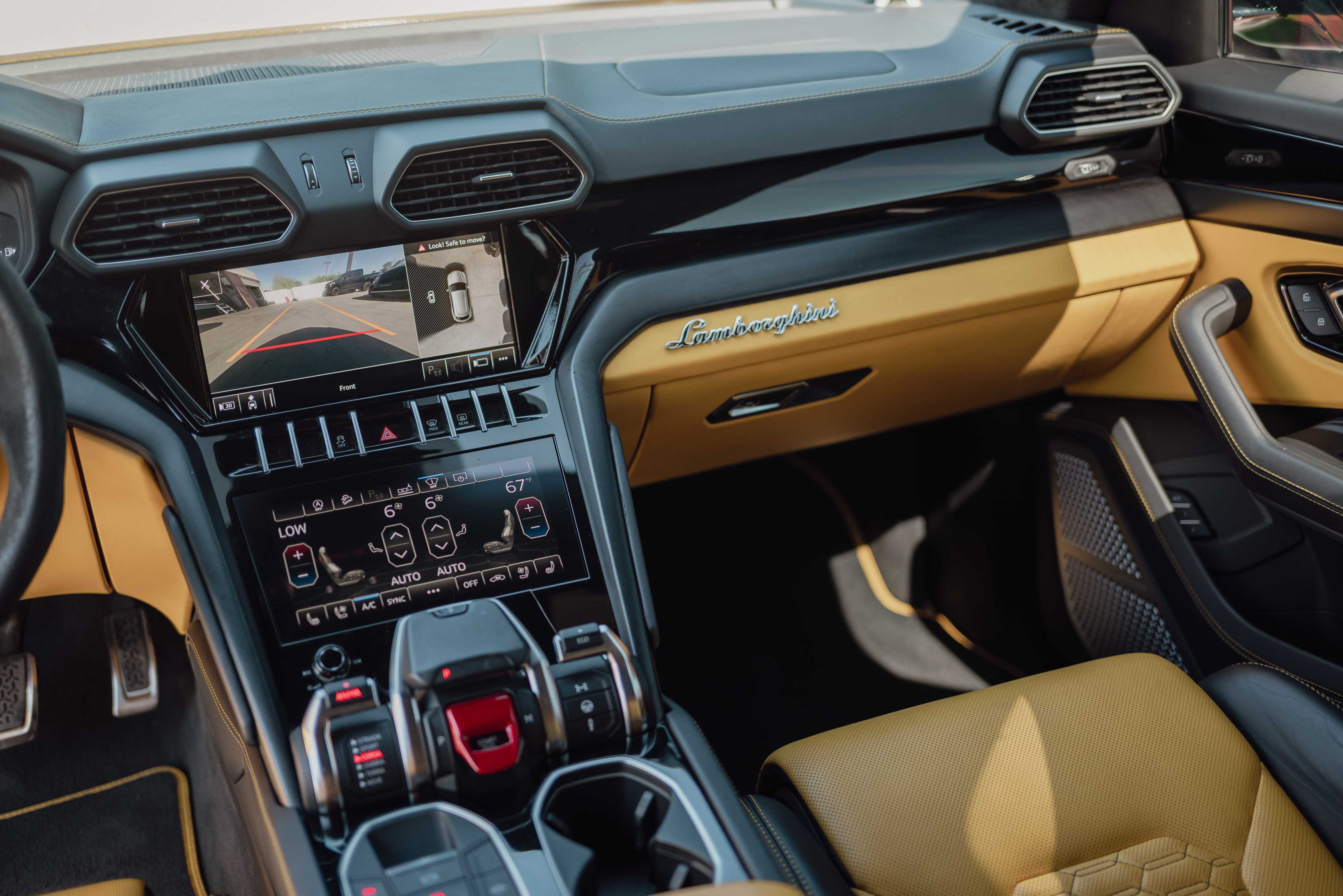 Used 2021 Lamborghini Urus AWD/4WD image 11