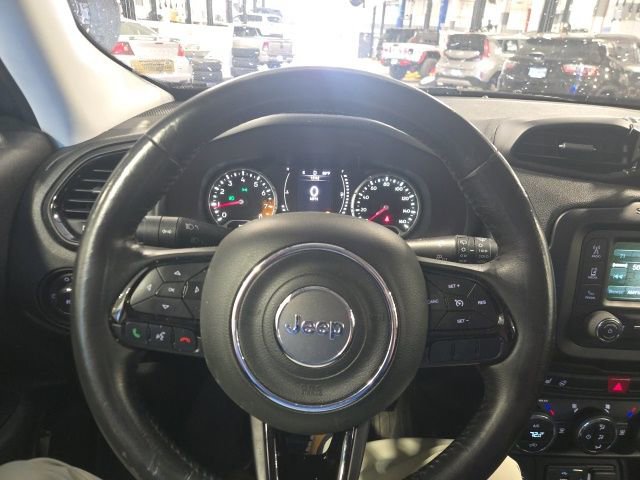 Used 2016 Jeep Renegade Latitude image 17