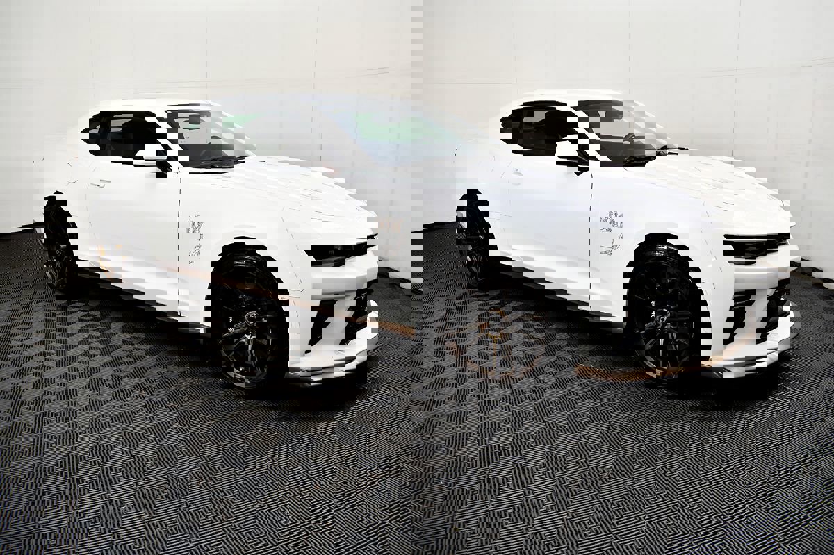 Used 2017 Chevrolet Camaro SS w/ LPO, Ground Effects Package image 5