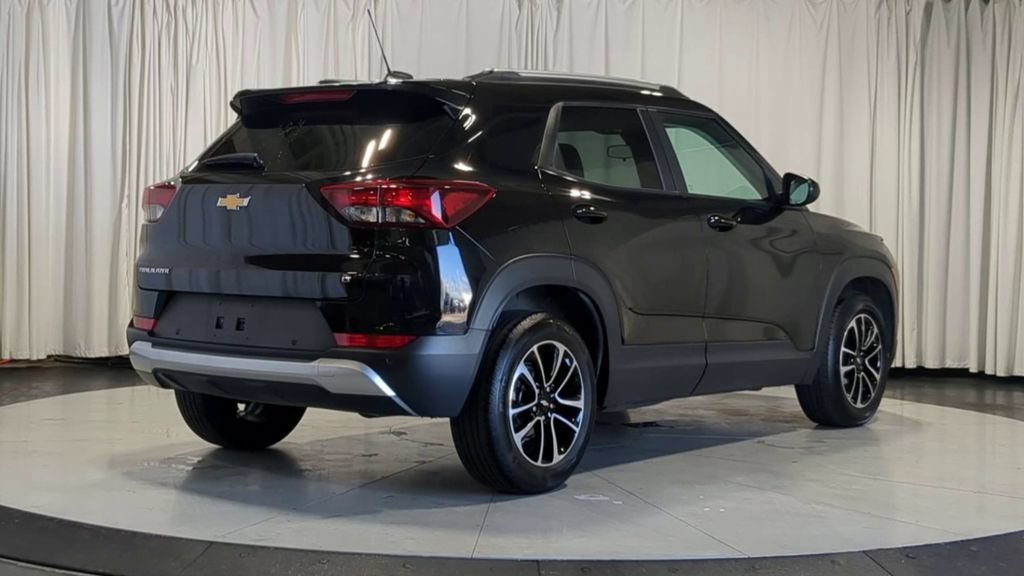 Used 2025 Chevrolet TrailBlazer LT FWD image 10