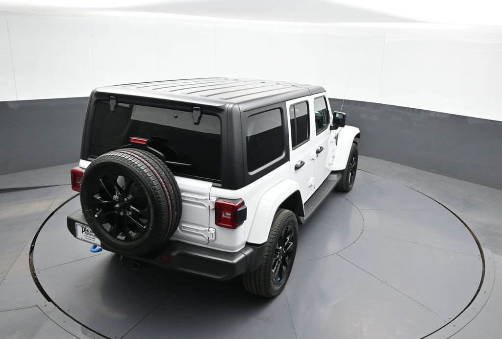 Used 2023 Jeep Wrangler Unlimited Sahara w/ Cold Weather Group image 43