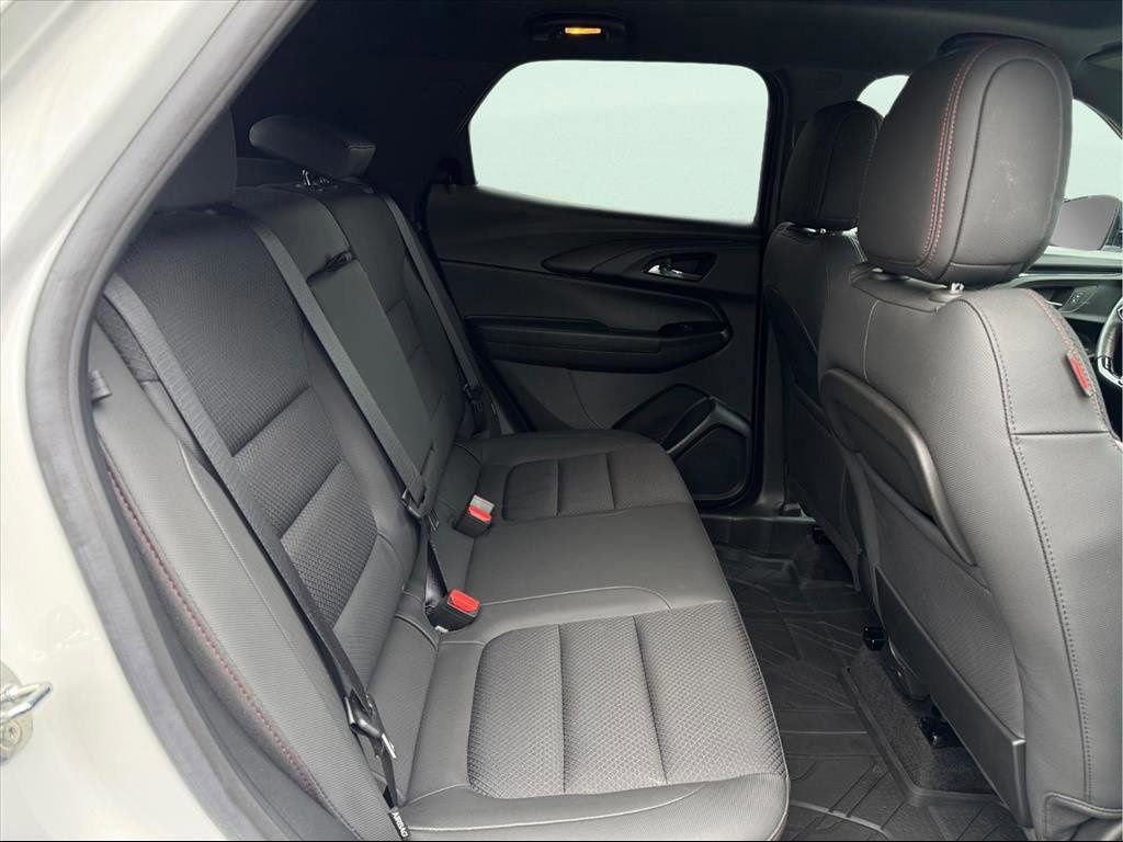 Used 2023 Chevrolet TrailBlazer RS w/ Sun and Liftgate Package image 15