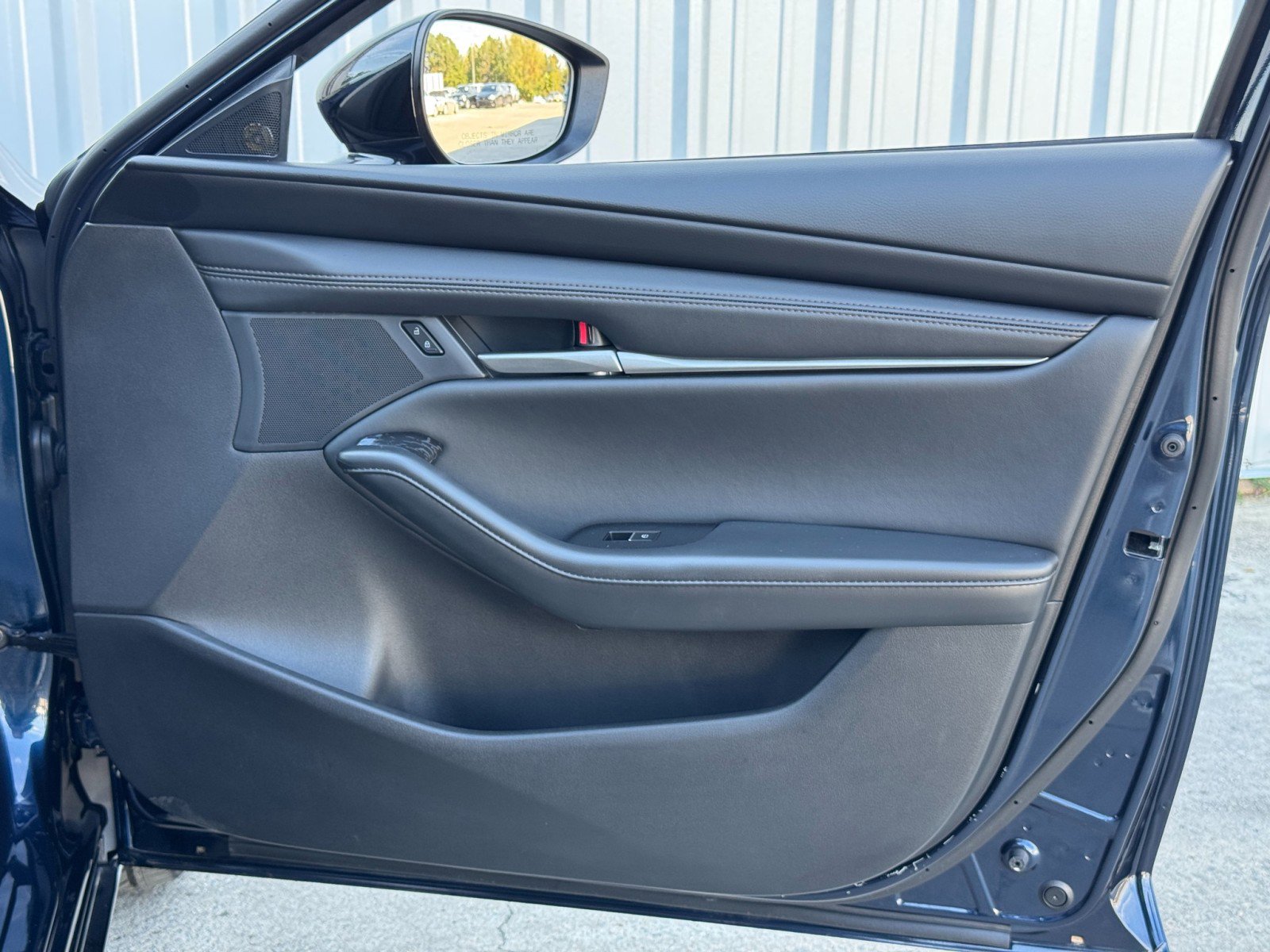 Used 2025 MAZDA MAZDA3 s image 40