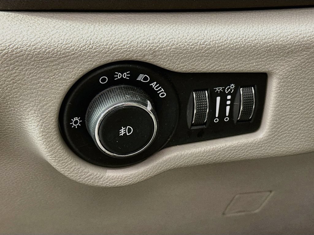 Certified 2018 Chrysler Pacifica Touring-L FWD image 15