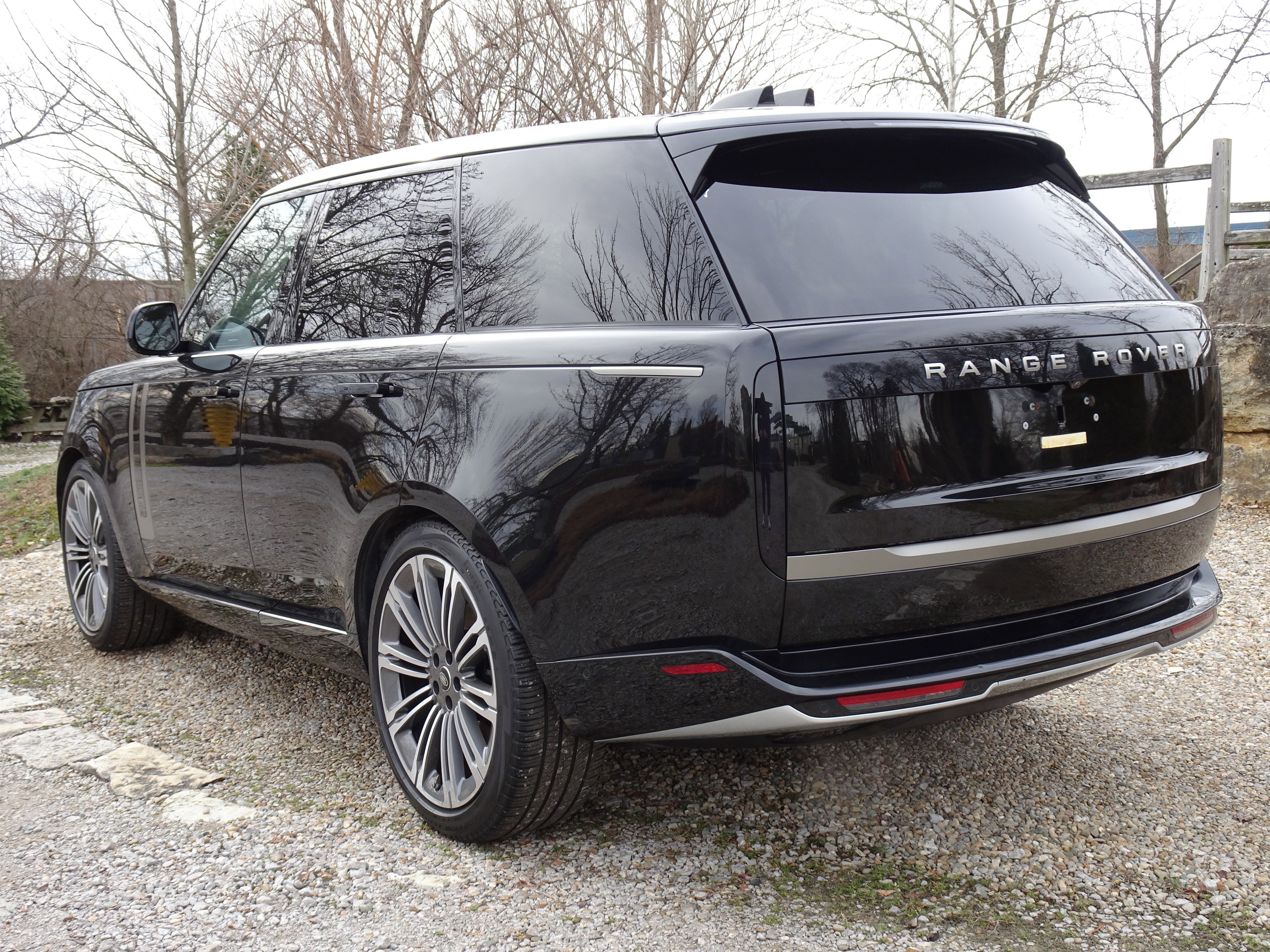 Certified 2024 Land Rover Range Rover SE image 8