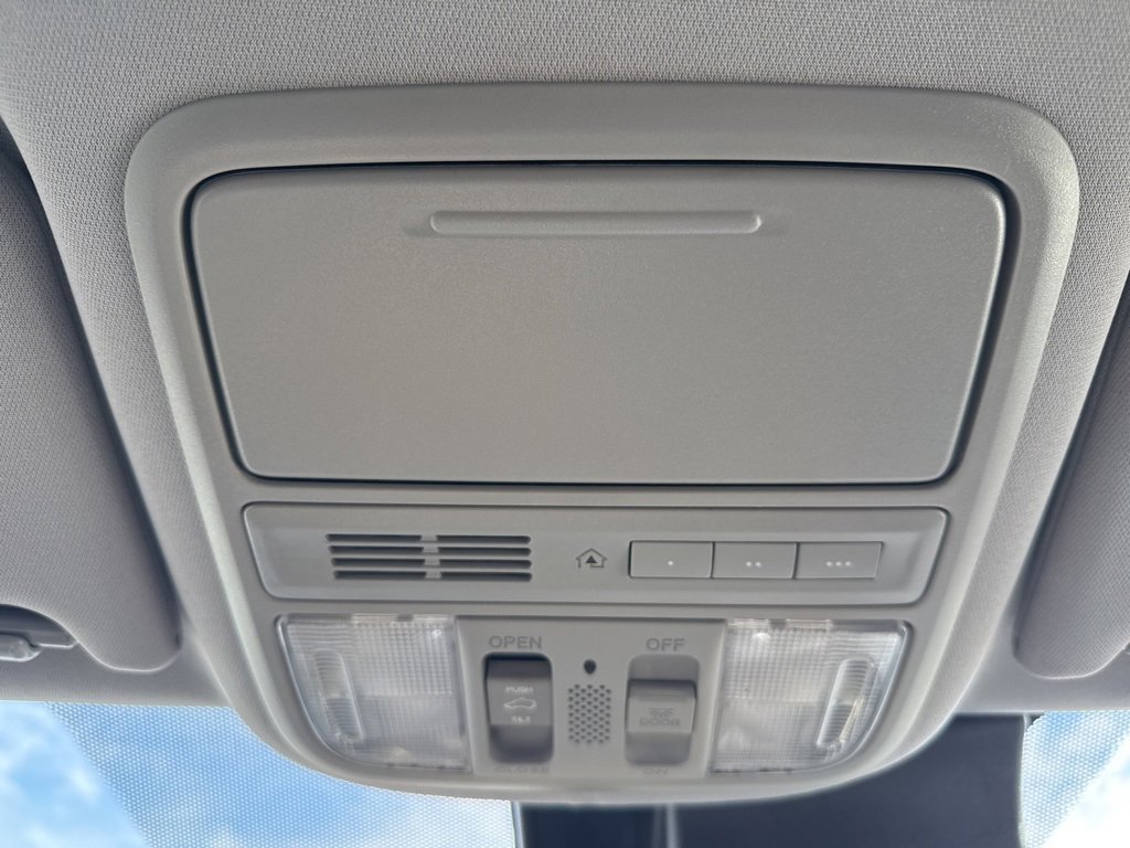 Used 2016 Honda Pilot Touring image 37