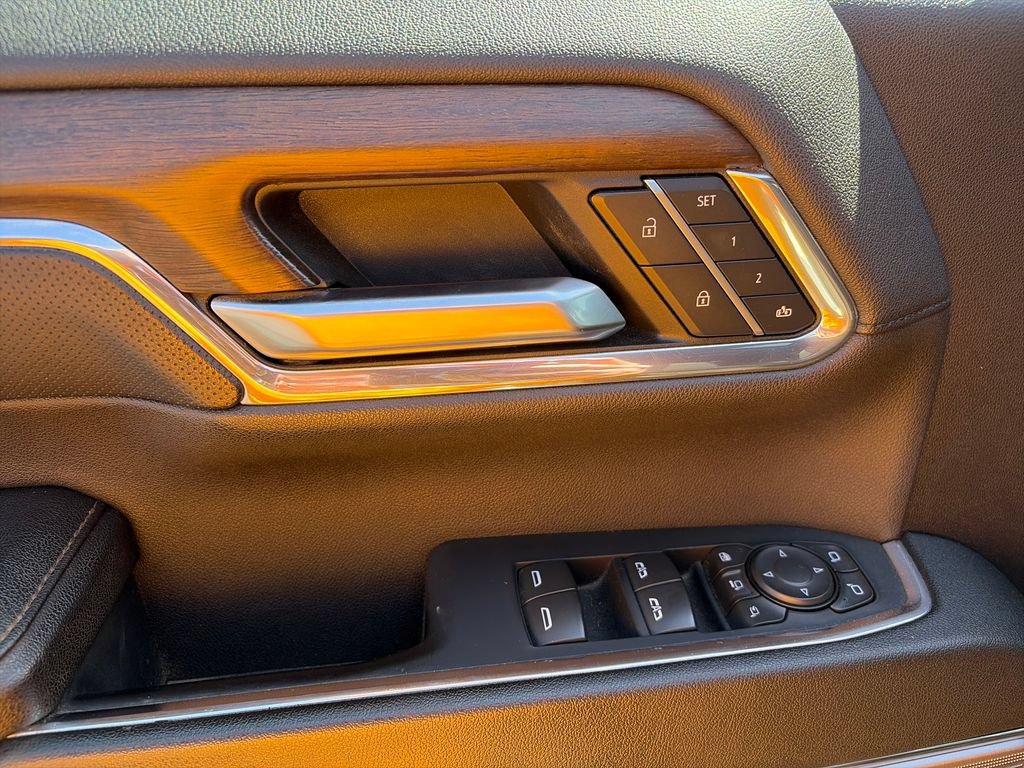 Used 2024 Chevrolet Silverado 3500 High Country AWD/4WD image 18