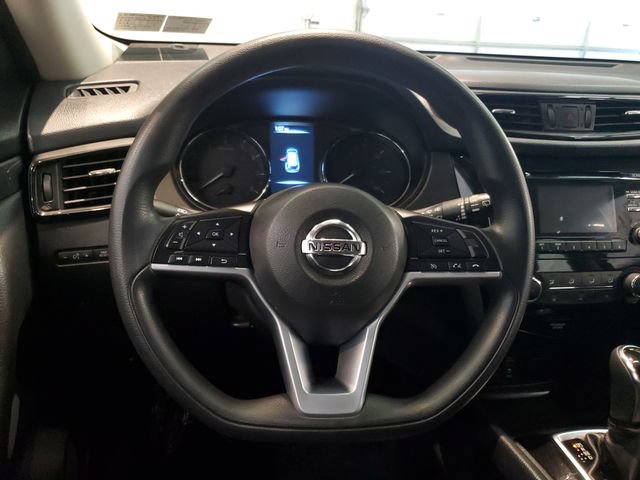 Used 2017 Nissan Rogue S AWD/4WD image 16