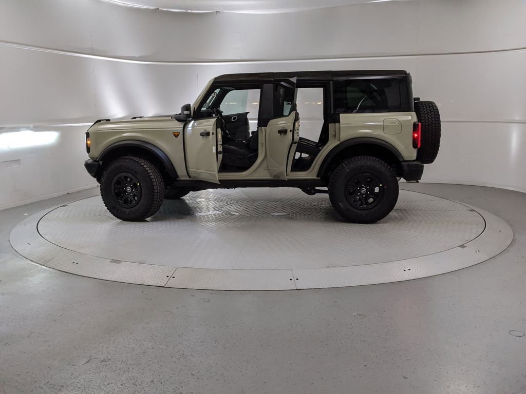 New 2025 Ford Bronco Badlands image 11