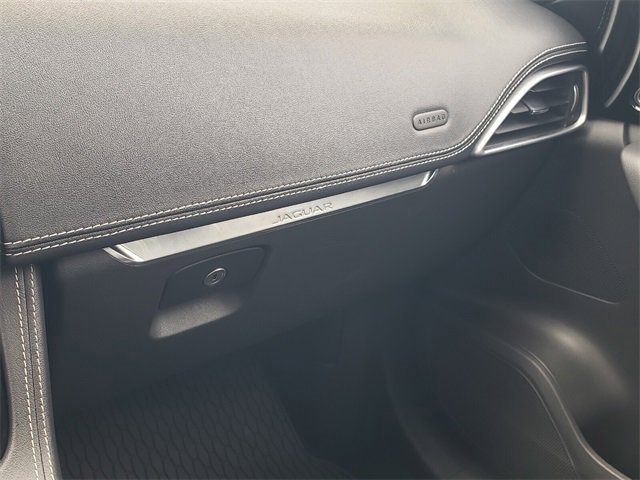 Used 2018 Jaguar F-PACE R-Sport image 25
